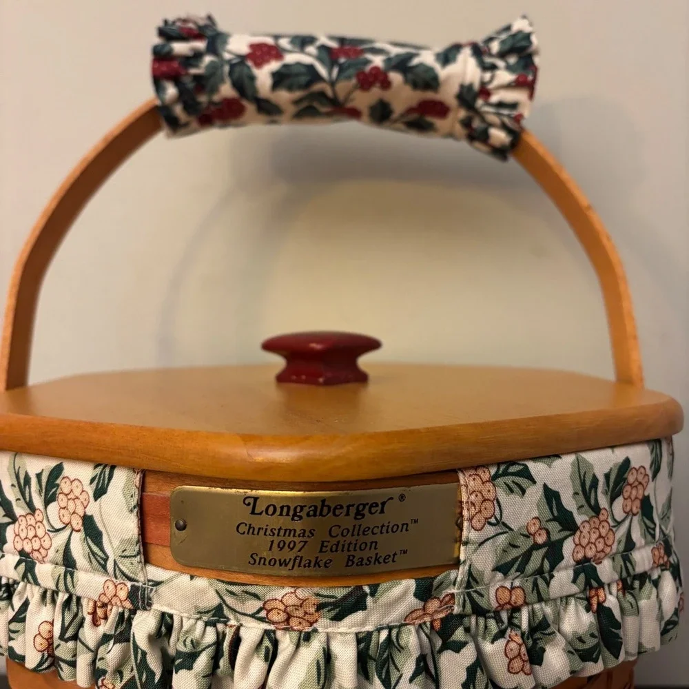 Longaberger 1997 Christmas Collection Snowflake Basket w Lid, Liner & Divider